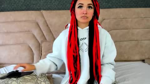 alice foxred online show from March 27, 1:44 pm