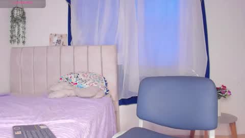 ALICE    Alice guzman online show from November 5, 6:52 pm