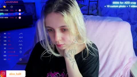 alice_halle online show from December 17, 5:18 am