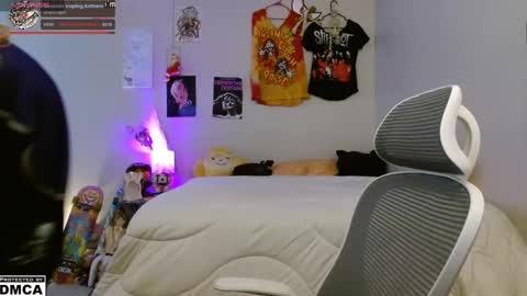 Alice Hatchette online show from November 19, 7:03 pm