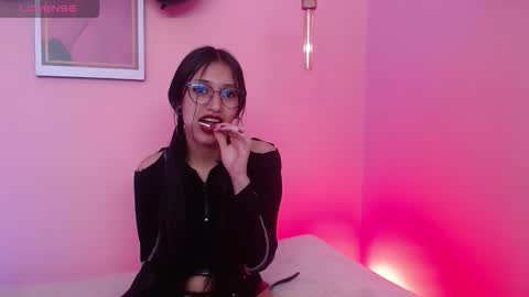 alice_in_hornyland_ online show from October 1, 11:44 pm