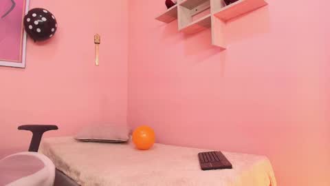 alice_in_hornyland_ online show from October 8, 8:28 pm