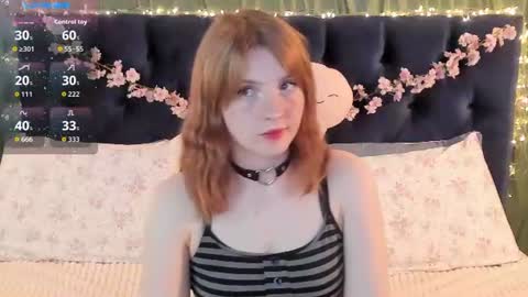 Snapshot of alice_langley chatting on June 19, 2:43 pm Alice 3 online show from June 19, 2:43 pm