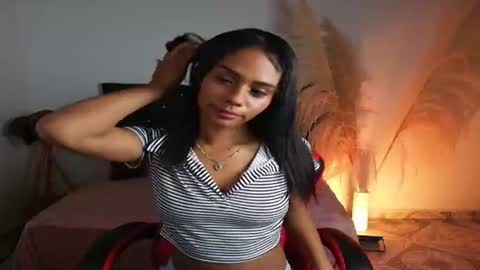 alice_luxx online show from July 20, 1:02 pm