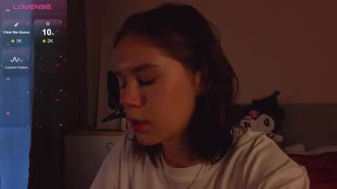 Snapshot of alice_miiiller chatting on October 3, 2:41 am Alice online show from October 3, 2:41 am