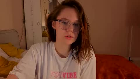 Snapshot of alice_miiiller chatting on January 13, 4:29 am Alice online show from January 13, 4:29 am