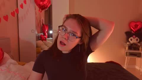 Snapshot of alice_miiiller chatting on February 9, 11:58 am Alice online show from February 9, 11:58 am