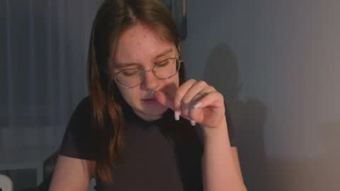 Snapshot of alice_miiiller chatting on March 29, 3:23 pm Alice online show from March 29, 3:23 pm