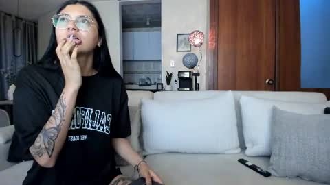 Snapshot of alice_n_mike chatting on July 7, 10:41 am Alice Mike online show from July 7, 10:41 am