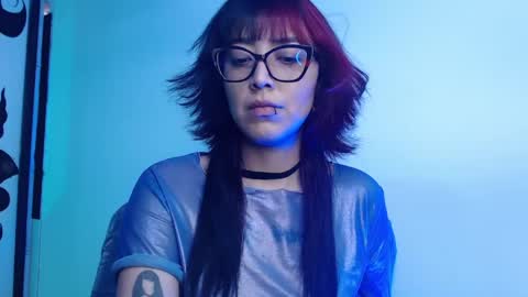      online show from March 30, 4:19 pm