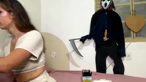 Snapshot of alice_santana2002 chatting on October 31, 9:27 pm alice_santana2002 online show from October 31, 9:27 pm