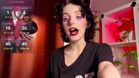 Snapshot of alice_succubus chatting on March 5, 9:59 pm alice_succubus online show from March 5, 9:59 pm