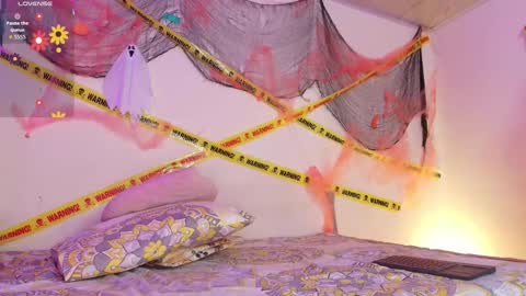   Alice  online show from October 6, 9:45 pm