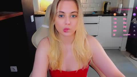 Snapshot of alice_wander chatting on July 5, 3:56 am Alice online show from July 5, 3:56 am