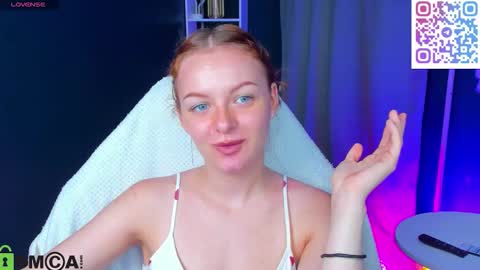 Snapshot of alice_willson chatting on September 11, 3:06 am Cat online show from September 11, 3:06 am