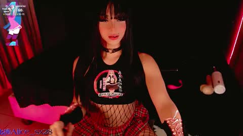 Snapshot of alicebby_bigcock19 chatting on November 10, 4:55 am Alice online show from November 10, 4:55 am
