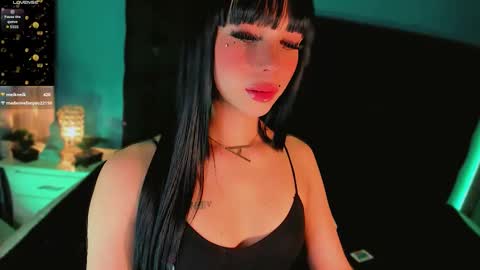 Snapshot of alicebby_bigcock19 chatting on November 21, 10:47 am Alice online show from November 21, 10:47 am