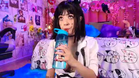     online show from July 9, 9:52 pm