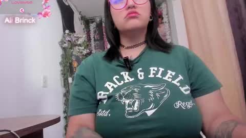 Snapshot of alicebrinck chatting on February 21, 9:00 pm Alice Brinck online show from February 21, 9:00 pm