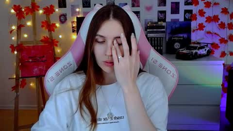 Snapshot of alicecharmy chatting on November 28, 7:11 am alicecharmy online show from November 28, 7:11 am