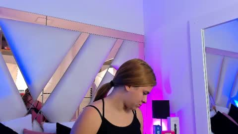 AliceCruz online show from July 13, 4:10 pm
