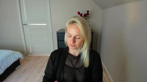 Alicee online show from September 29, 9:03 am