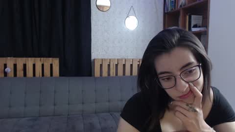 alicee_logan_ online show from February 6, 4:53 am