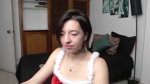 alicee_logan_ online show from December 21, 2:30 am