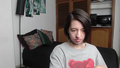 alicee_logan_ online show from January 6, 3:32 am
