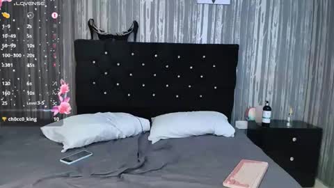 Snapshot of alicee_moonn chatting on November 25, 9:04 pm alicee_moonn online show from November 25, 9:04 pm