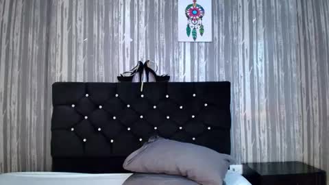 alicee_moonn online show from December 20, 1:02 am