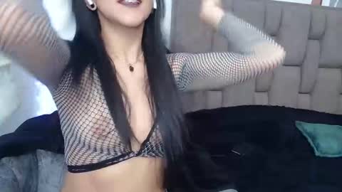 Snapshot of alicee_roos chatting on December 10, 5:22 pm Alice online show from December 10, 5:22 pm