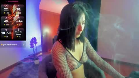 Snapshot of alicee_roos chatting on March 21, 3:48 pm Alice online show from March 21, 3:48 pm