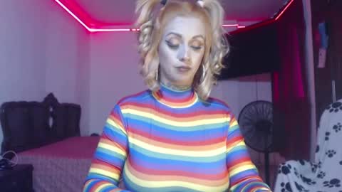 aliceesmiths online show from December 19, 9:28 pm