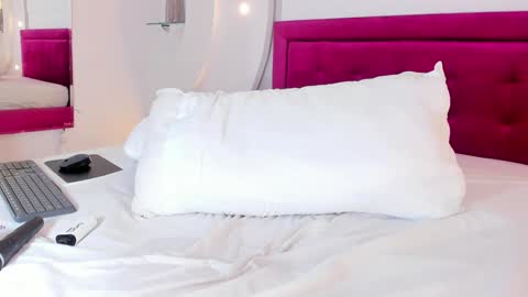 Alice  online show from December 3, 8:16 am