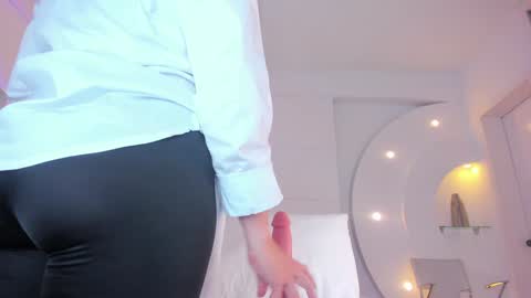 Alice  online show from December 8, 4:04 am