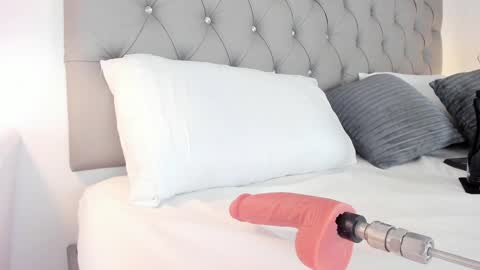 Alice  online show from January 14, 8:41 am