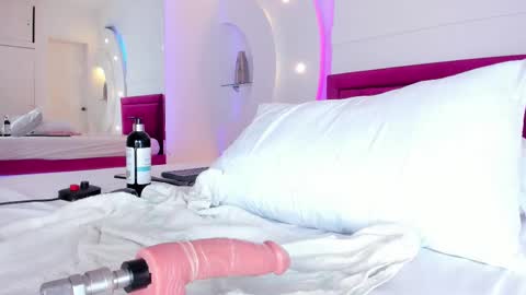 Alice  online show from February 9, 7:38 am