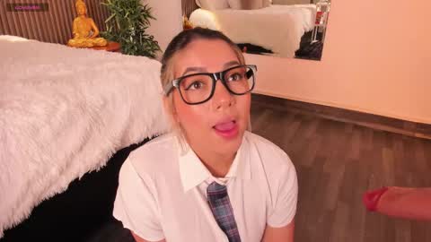 Alice  online show from November 28, 2:36 am