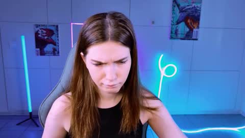 Snapshot of aliceinredsquare_ chatting on September 12, 5:18 am Alice online show from September 12, 5:18 am