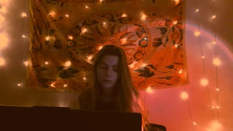 Snapshot of aliceinredsquare_ chatting on March 29, 1:05 am Alice online show from March 29, 1:05 am