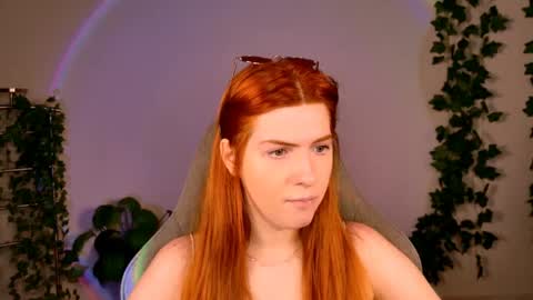 Snapshot of aliceinredsquare_ chatting on May 9, 5:23 am Alice online show from May 9, 5:23 am