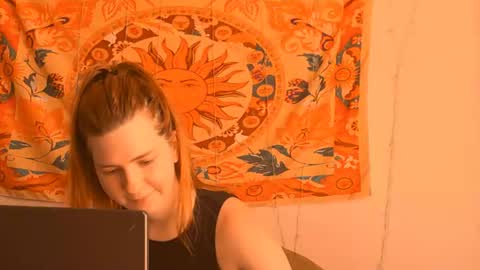 Snapshot of aliceinredsquare_ chatting on June 11, 6:00 am Alice online show from June 11, 6:00 am