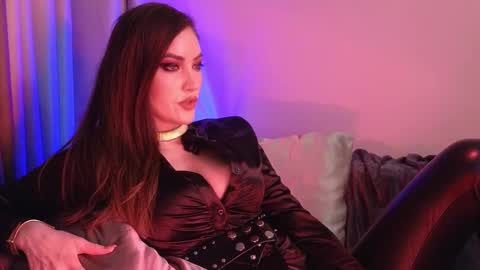 Snapshot of alicejameson chatting on February 18, 9:55 pm alicejameson online show from February 18, 9:55 pm