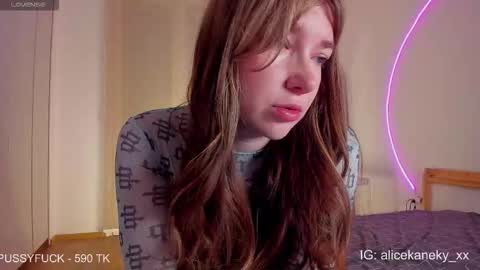 Snapshot of alicekaneky_xx chatting on March 13, 6:58 pm Alice 19 Kaneky 19 online show from March 13, 6:58 pm