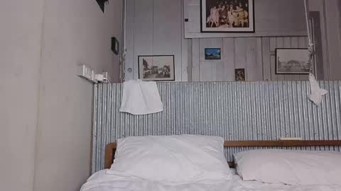 Alice  vacation  online show from April 4, 5:43 pm