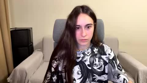 alicekollt online show from June 8, 8:20 pm