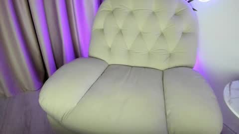 AliceLevine online show from November 6, 5:08 am