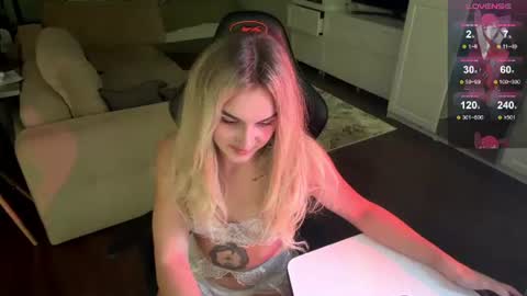 Snapshot of alicelly_rice chatting on July 28, 2:13 pm Alicelly online show from July 28, 2:13 pm