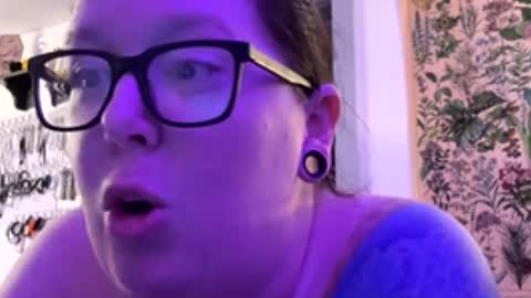 Snapshot of alicem1010 chatting on March 16, 11:53 pm alicem1010 online show from March 16, 11:53 pm